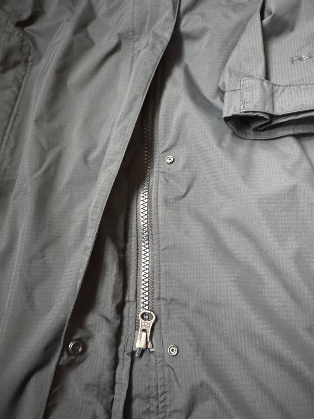 REI Women’s long Raincoat - Picture 7 of 8
